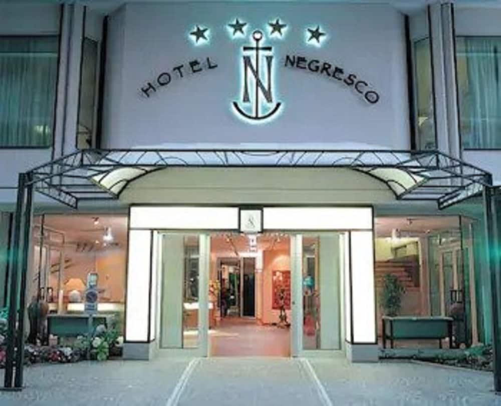 Hotel Negresco Cattolica Eksteriør billede