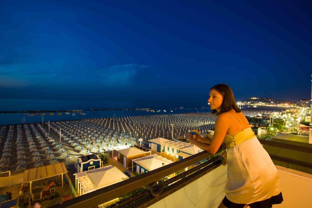 Hotel Negresco Cattolica Eksteriør billede