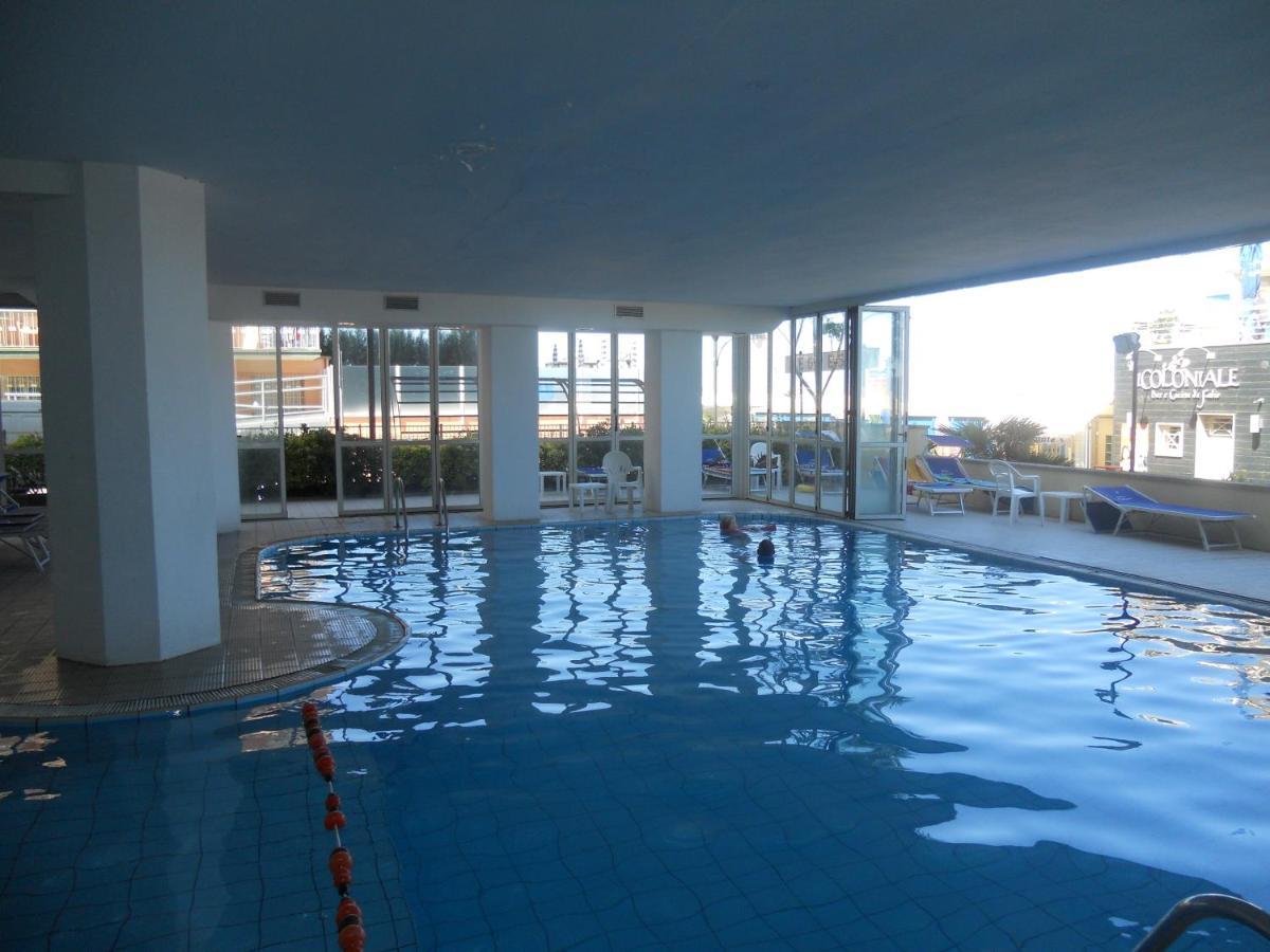 Hotel Negresco Cattolica Eksteriør billede