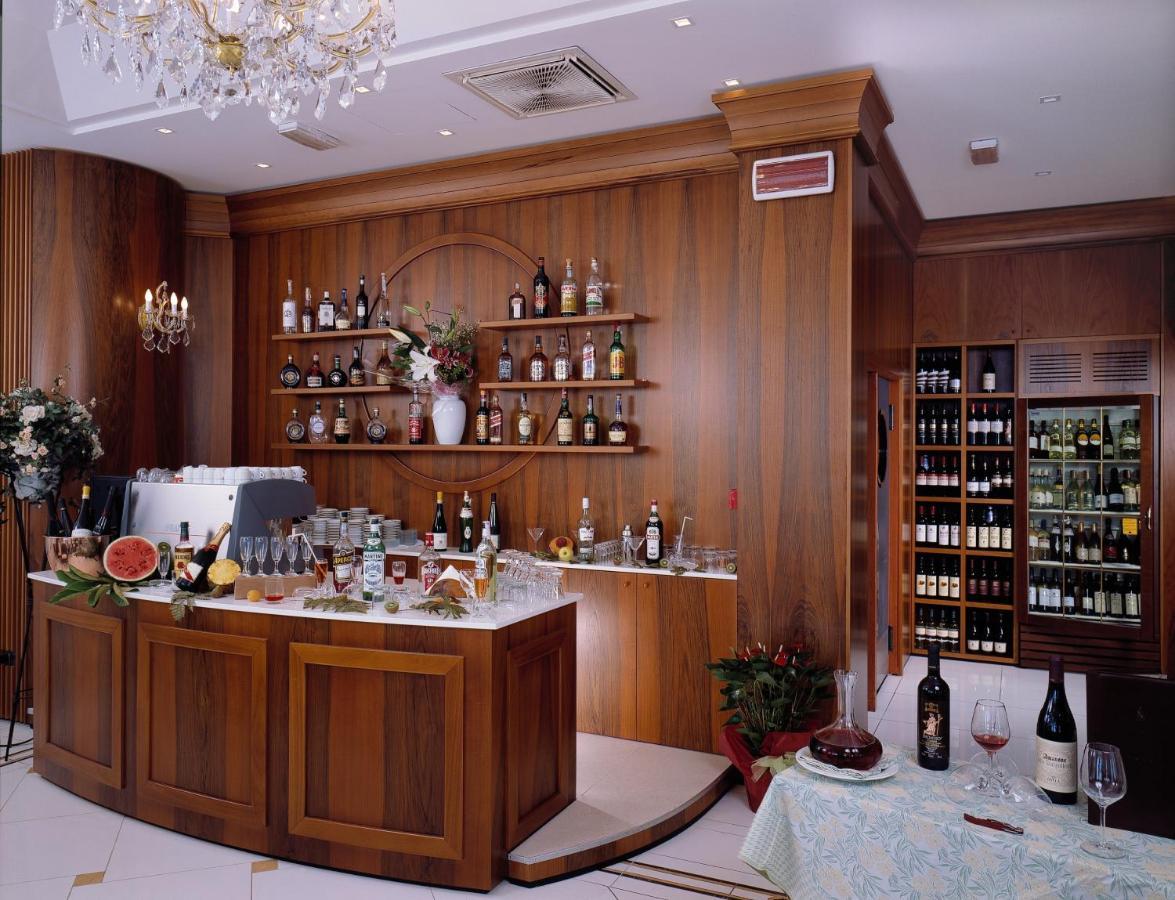 Hotel Negresco Cattolica Eksteriør billede