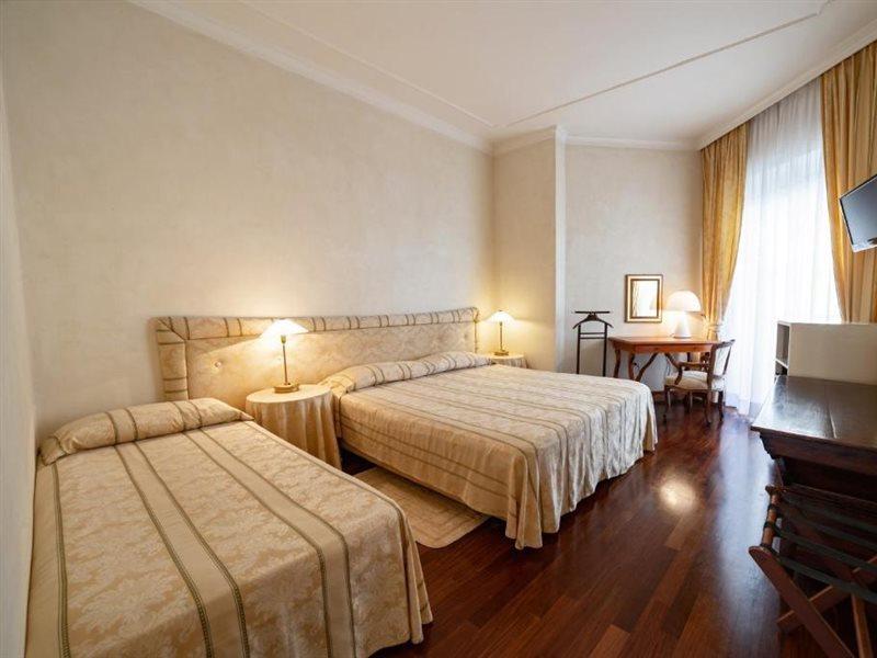 Hotel Negresco Cattolica Eksteriør billede