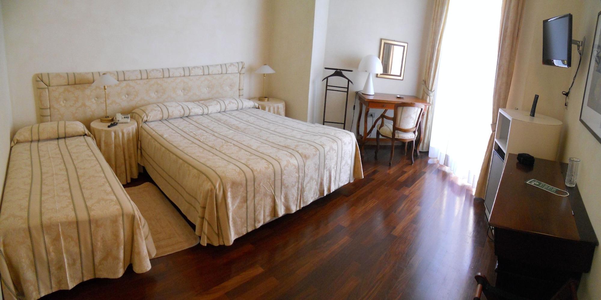 Hotel Negresco Cattolica Eksteriør billede