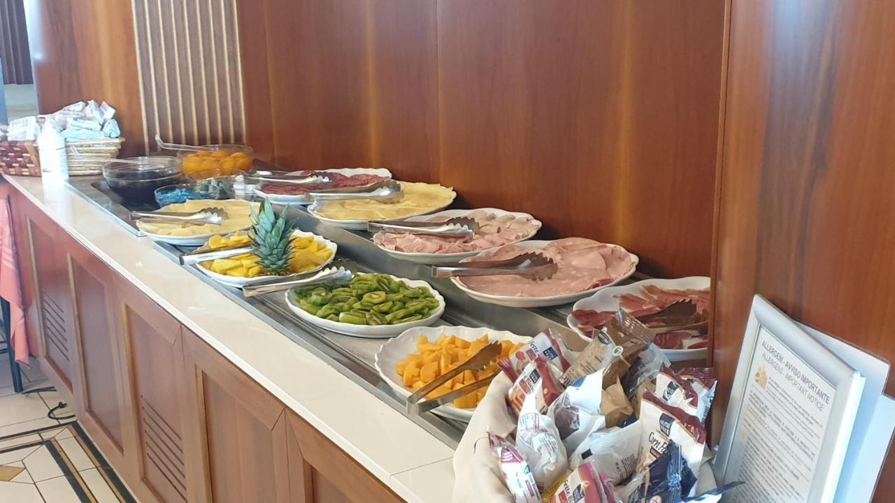Hotel Negresco Cattolica Eksteriør billede