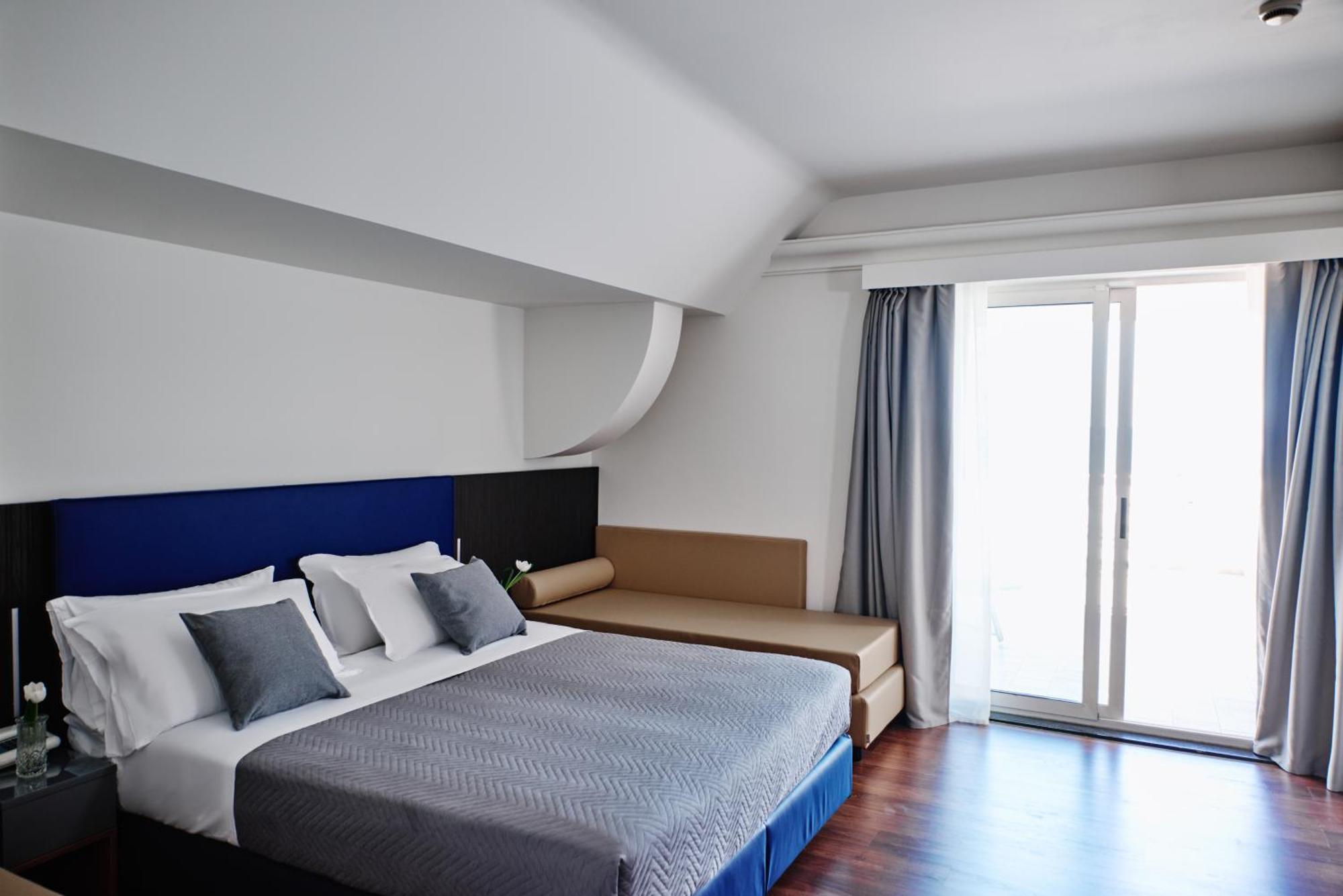 Hotel Negresco Cattolica Eksteriør billede