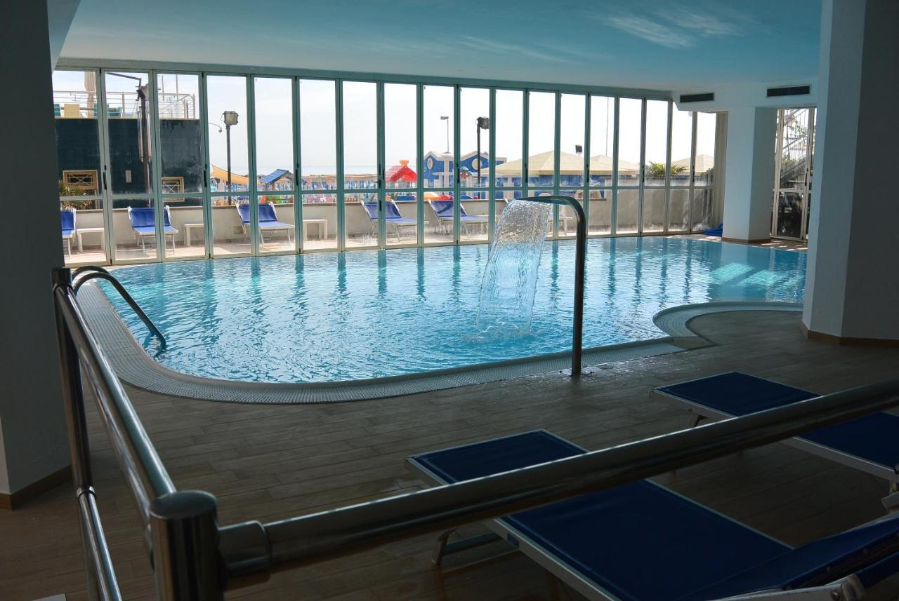 Hotel Negresco Cattolica Eksteriør billede